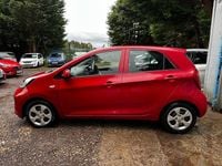 Used Kia Picanto Air 66 HP (48 kW) 2016 Red Hatchback