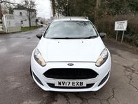 Usado Ford Fiesta 2017 Blanco Van