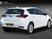 Used Toyota Auris 116 HP (85 kW) 2017 White Hatchback