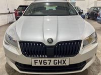 Używany Skoda Superb SportLine 190 KM (139 kW) 2017 Srebrny Kombi