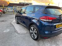 Usado Renault Scénic IV Dynamique 2017 Azul Monovolume