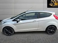 Begagnad Ford Fiesta 70 HK (51 kW) 2012 Silver Halvkombi
