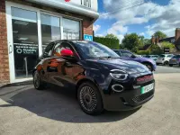 Used Fiat 500e Red 85 kW (116 HP) 2022 Black Hatchback