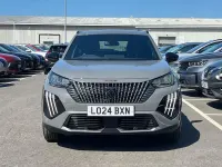 Usado Peugeot 2008 Allure 130 CV (95 kW) 2024 Gris SUV