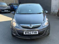 Usado Vauxhall Corsa 100 HP (73 kW) 2013 Cinzento Citadino