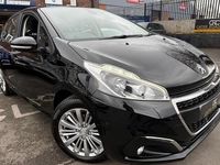 Used Peugeot 208 Signature Sky 82 HP (60 kW) 2019 Black Hatchback