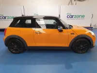 Używany Mini Cooper Hatch 2016 Pomarańczowy Hatchback