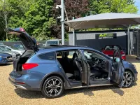 Used Ford Focus Active 120 HP (88 kW) 2020 Blue Estate