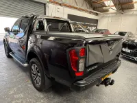 Used Nissan Navara Tekna 190 HP (139 kW) 2017 Black Pickup