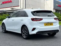 Used Kia Ceed 2022 White Hatchback