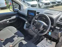 Usado Toyota Proace 2023 Branco Monovolume