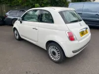 Begagnad Fiat 500 Lounge 69 HK (50 kW) 2012 Vit Halvkombi