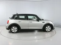 Usado Mini Cooper Classic 134 HP (98 kW) 2023 Prateado Citadino