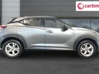 Usado Nissan Juke N-Connecta 114 HP (83 kW) 2022 Cinzento SUV