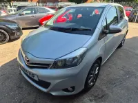 Used Toyota Yaris 99 HP (72 kW) 2014 Silver Hatchback