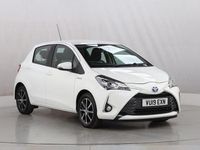 Used Toyota Yaris Hybrid 100 HP (73 kW) 2019 White Hatchback