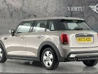 Usado Mini Cooper Classic 136 HP (100 kW) 2022 Cinzento Citadino