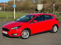 Used Ford Focus Zetec 125 HP (91 kW) 2015 Red Hatchback