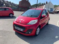 Used Peugeot 107 Active 68 HP (50 kW) 2014 Red Hatchback