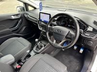 Used Ford Fiesta Titanium 100 HP (73 kW) 2017 White Hatchback