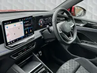 Używany VW Tiguan R-line 150 KM (110 kW) 2025 Czerwony SUV