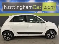 Used Renault Twingo Play 70 HP (51 kW) 2017 White Hatchback