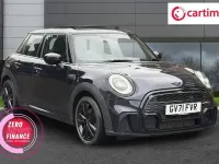 Usado Mini Cooper Hatch 136 CV (100 kW) 2022 Negro Utilitario