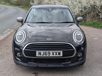 Begagnad Mini Cooper Classic 2019 Svart Halvkombi