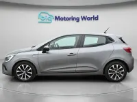 Używany Renault Clio V Evolution 90 KM (66 kW) 2023 Szary Hatchback