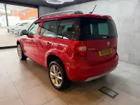 Used Skoda Yeti SE 105 HP (77 kW) 2014 Red SUV