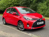 Used Toyota Yaris 69 HP (50 kW) 2015 Red Hatchback