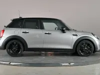 Używany Mini Cooper Exclusive 136 KM (100 kW) 2023 Srebrny Hatchback