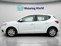 Usado Dacia Sandero Comfort 91 CV (66 kW) 2021 Blanco Utilitario