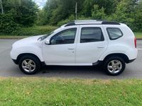 Used Dacia Duster Lauréate 110 HP (80 kW) 2013 White Hatchback
