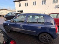 Used Renault Clio II Authentique 2005 Blue Hatchback