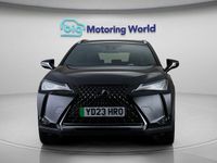 Usado Lexus UX 300e 147 kW (201 HP) 2023 Preto SUV
