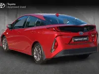 Used Toyota Prius 122 HP (89 kW) 2017 Red Hatchback