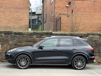Usado Porsche Cayenne 262 HP (192 kW) 2015 Preto SUV