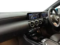 Begagnad Mercedes CLA180 Executive 134 HK (98 kW) 2024 Blå Sedan