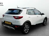 Used Kia Stonic 99 HP (72 kW) 2023 White SUV