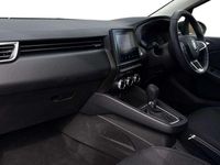 Used Renault Clio V Evolution 145 HP (106 kW) 2023 White Hatchback