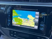 Używany Toyota Auris Hybrid Design 2018 Biały Hatchback