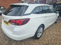 Used Vauxhall Astra Design Edition 2019 White Estate