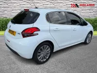 Used Peugeot 208 Allure 2017 White Hatchback