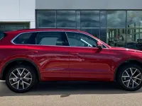 New VW Touareg Elegance 381 HP (280 kW) 2026 Chilli red metallic SUV