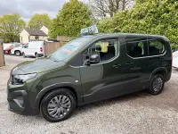 Nouă Peugeot e-Rifter Allure 100 kW (136 CP) 2025 Verde Monovolum