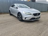 Begagnad Volvo V40 R-Design 2018 Silver Halvkombi