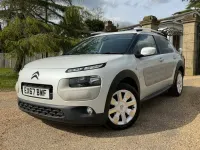 Used Citroën C4 Cactus PureTech 110 HP (80 kW) 2017 White Hatchback