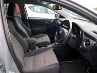 used Toyota Auris Hybrid 