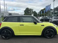 Used Mini Cooper Hatch 134 HP (98 kW) 2022 Yellow Hatchback